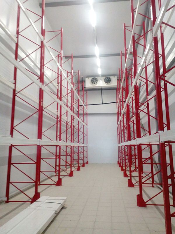 Мясокомбинат оснастил склад-холодильник стеллажным оборудованием в Омске