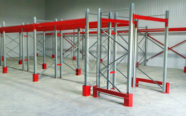 Фронтальные стеллажи установлены в трех новых складских помещениях производителя продуктов для здорового питания в Омске